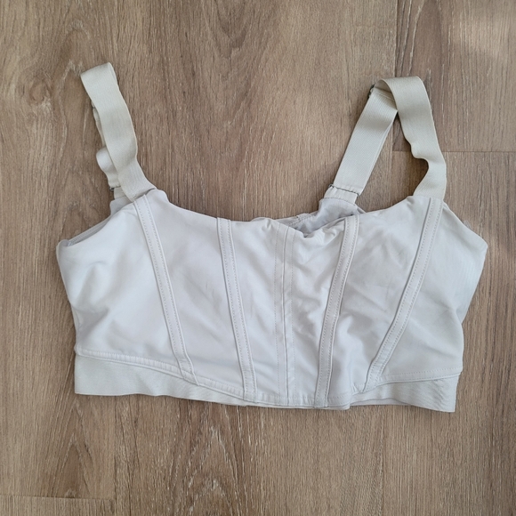 ALO Yoga White Sports Bra - Picture 2 of 4